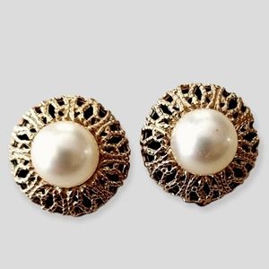 Vintage 1950s Mid Century Faux Pearl Gold Tone Filigree Clip Earrings